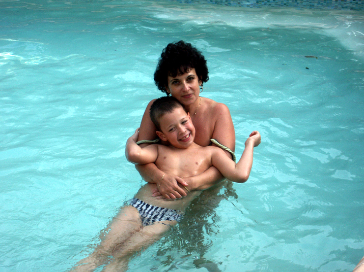 2004-10 027.jpg - DCF 1.0